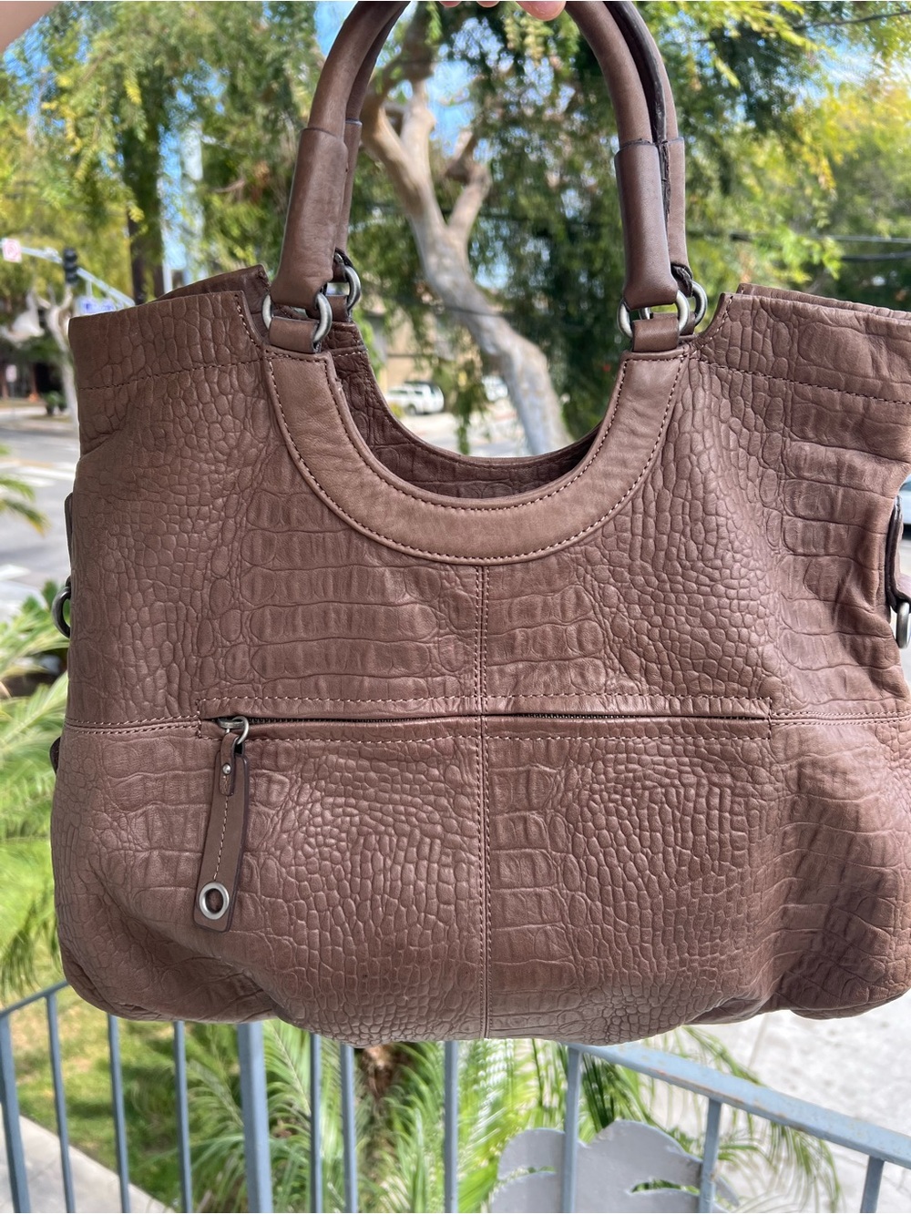 Elegant Croc-Texture Tote Bag in Brown